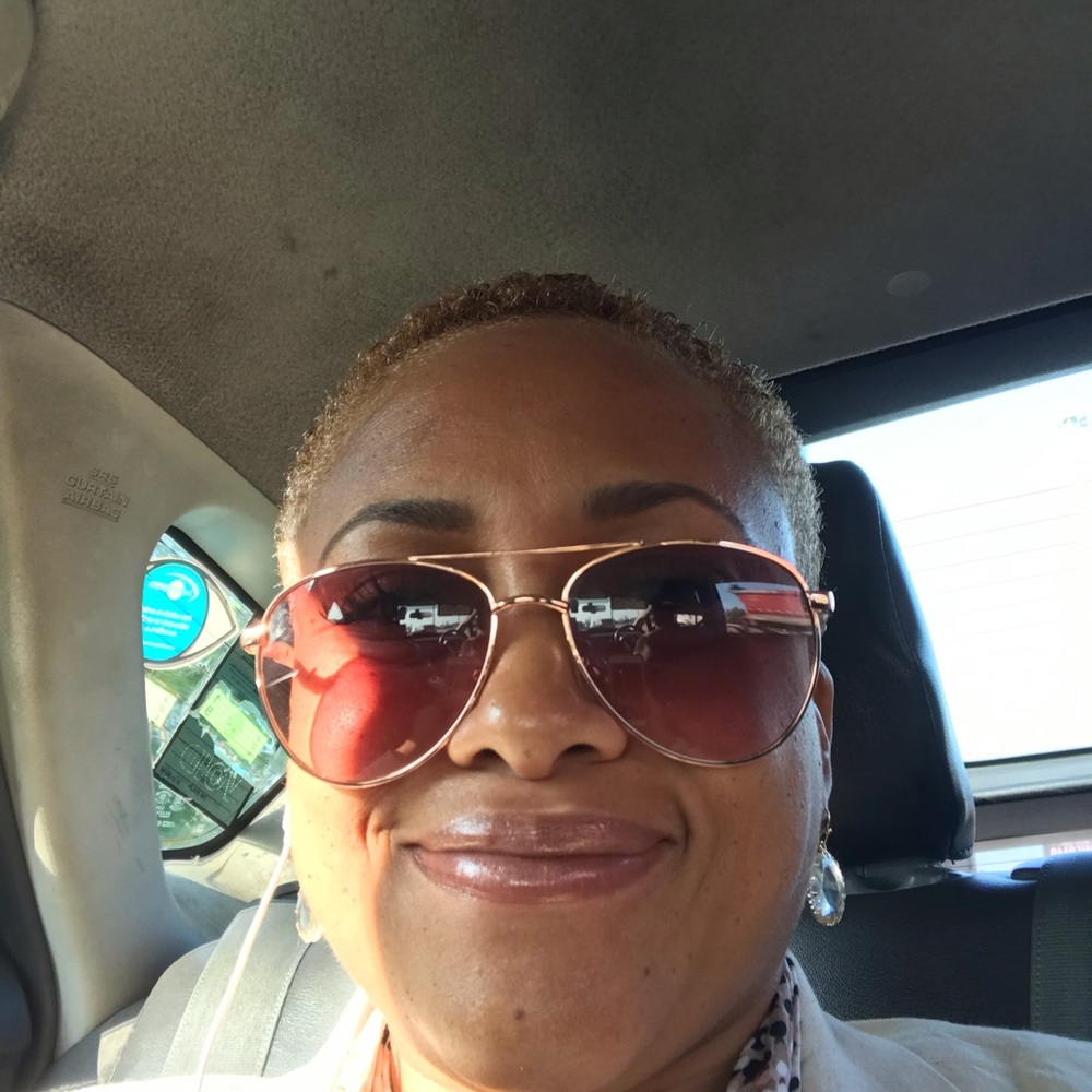 Meet your Posher, Sandra